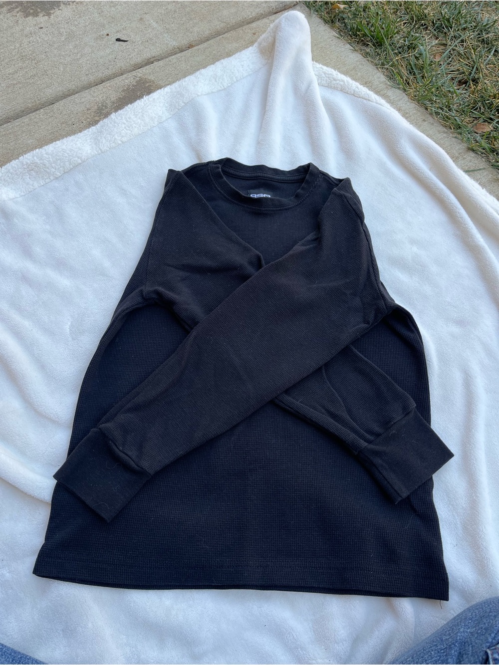 RSQ Black Crewneck Waffle Knit Sweater
